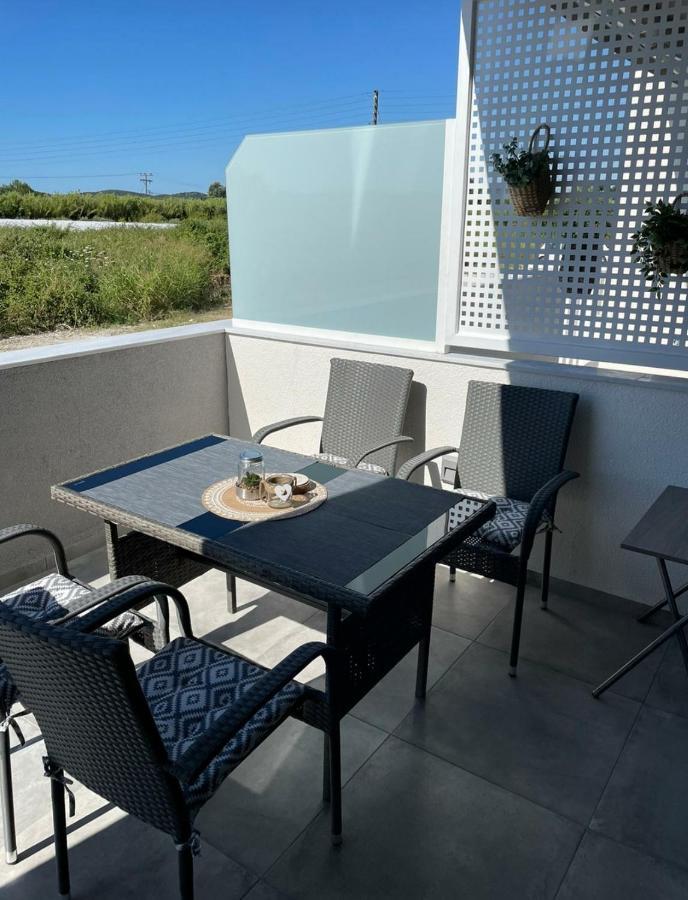 Thalassa Apartment Néa Péramos Exterior foto